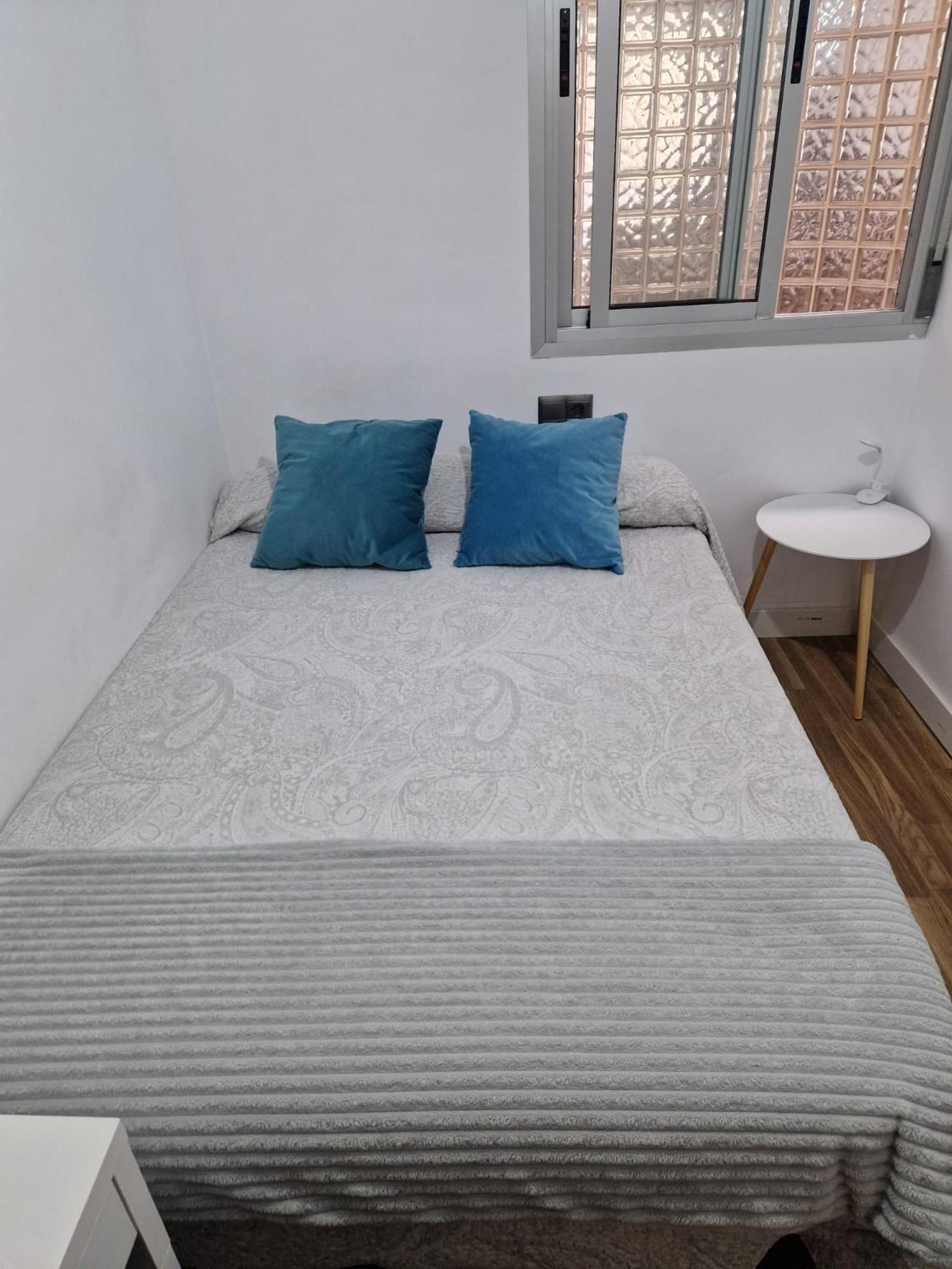 Quarto Com Banheiro Privado Em Apartamento Familiar Apartment Alicante Exterior photo